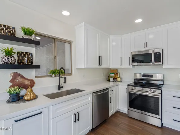 8568 W SANNA Street, Peoria, AZ 85345