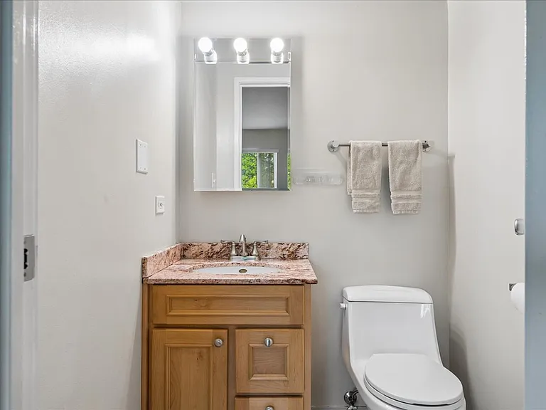 920 Casey Ct #5 — Photo 12