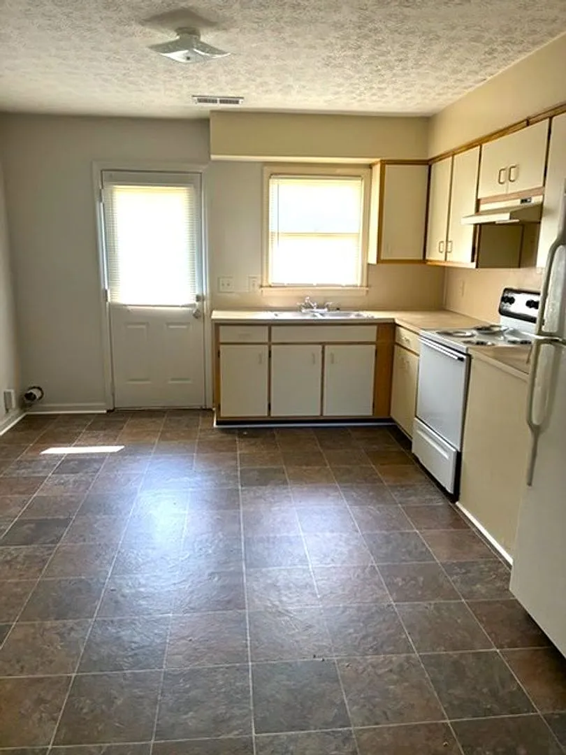 24th Street 621 — Photo 3