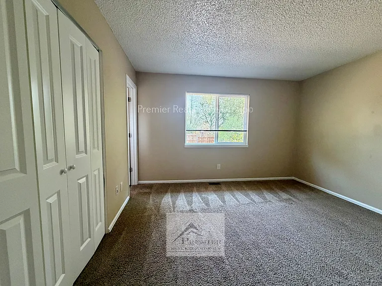 4645 Monica Dr — Photo 7