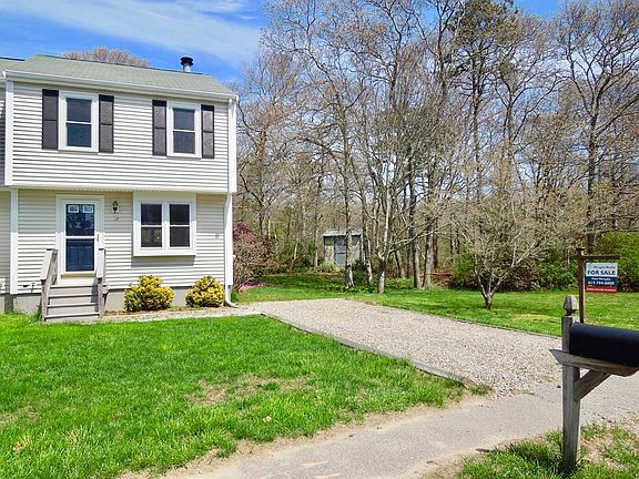 2nd image of 17 Wedgestone Dr