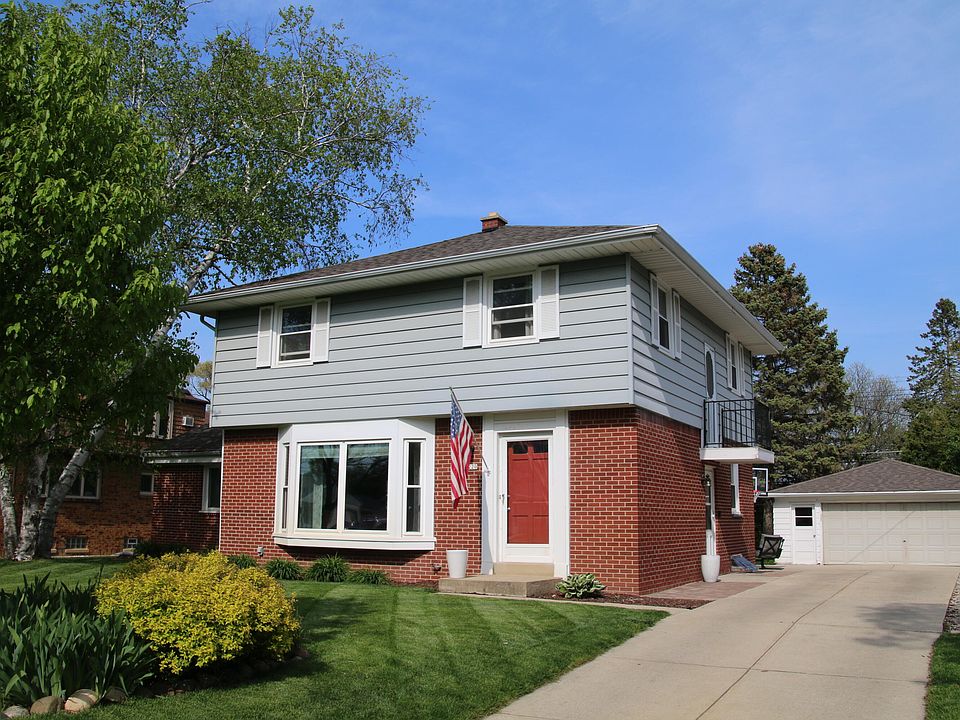 1st image of 2220 N 115th St
