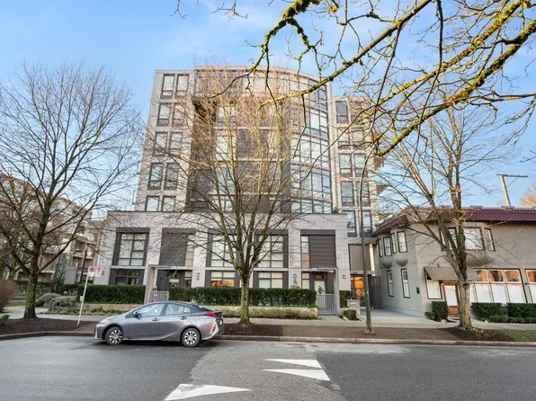 2687 Maple St #401, Vancouver, BC V6J 3T7