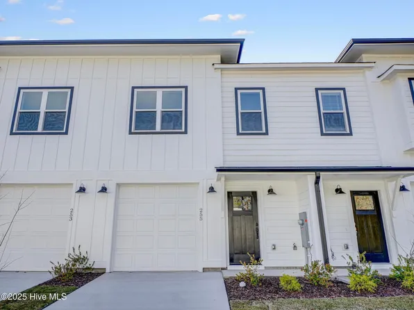 255 Townhome Lane #255, Southern Pines, NC 28387