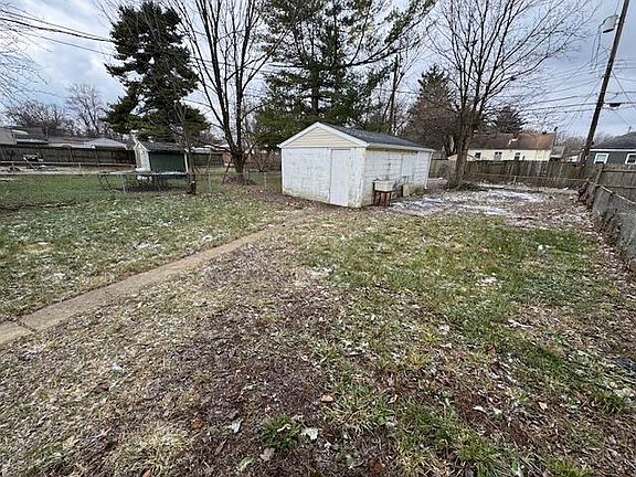 5th image of 2311 McGuffey Rd