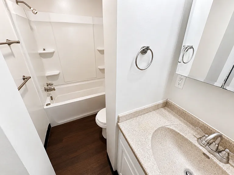 213 Cherry St #B — Photo 9