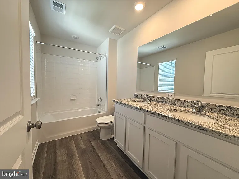 223 Orpington Dr — Photo 10