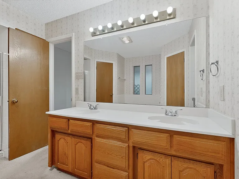 7517 Crosstimbers Ln — Photo 9