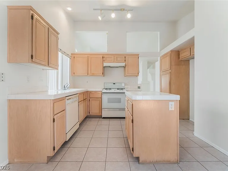 3523 Autumn Rain Ct — Photo 17