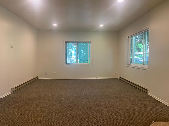 2nd image of 525 & 527 NE Morton St #1