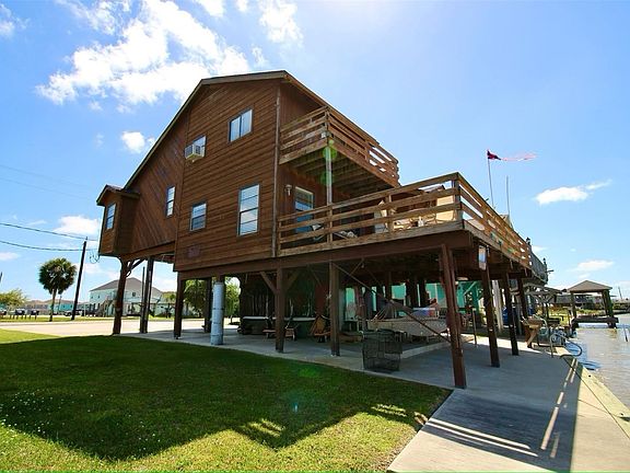 4th image of 215 Redfish Dr