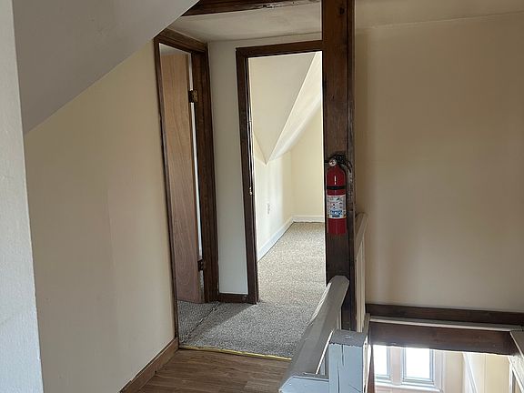 4th image of 129 Main St #2W