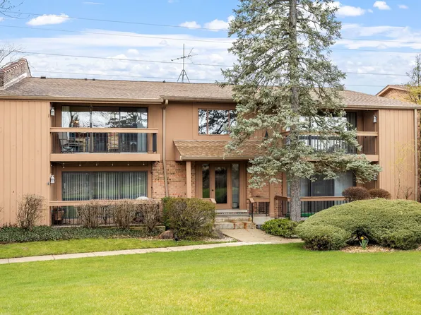 8066 Garfield Ave #4, Burr Ridge, IL 60527