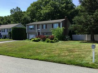 54 Seminole Trl, Cranston, RI 02921
