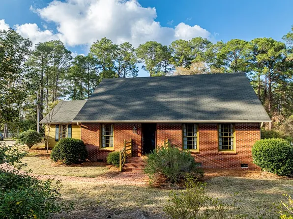 1705 Regent Rd W, Tifton, GA 31793