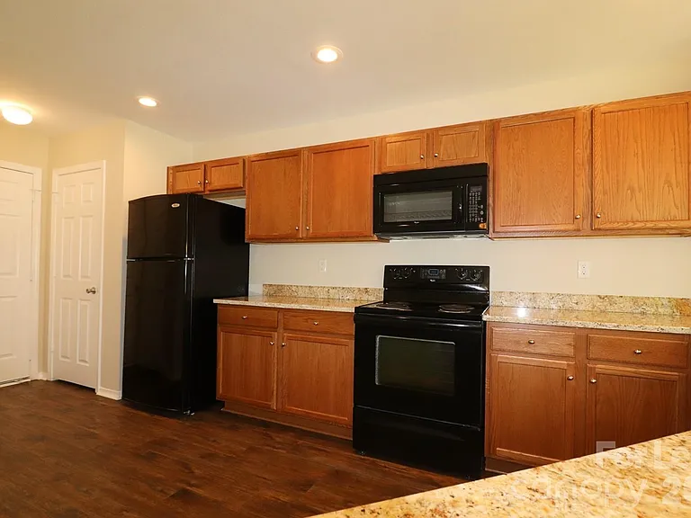 13011 Lake Erie Ln — Photo 16