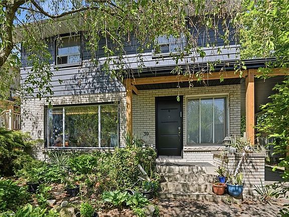 2nd image of 39 Paradise Rd N