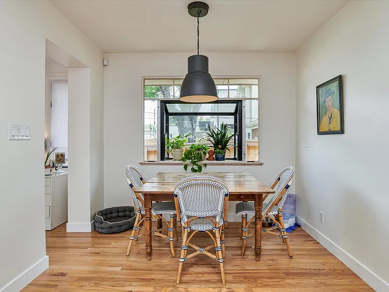 30 Fairfax St — Photo 8