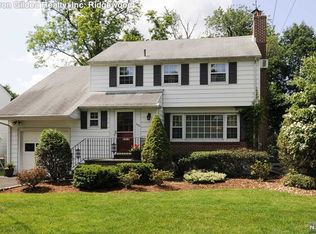 600 Warren Ave, Ho Ho Kus, NJ 07423