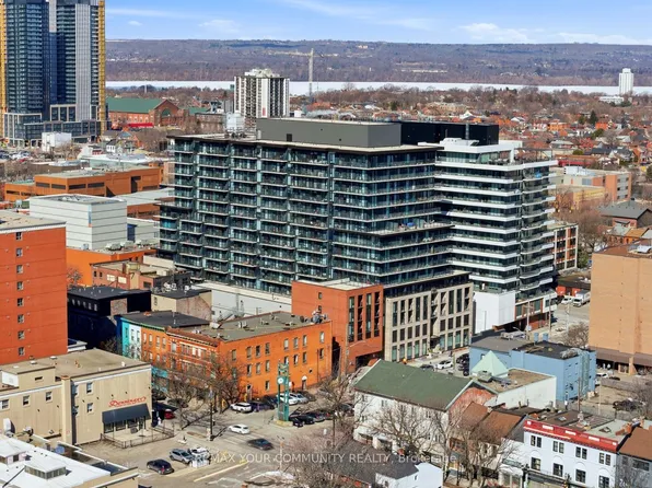 1 Jarvis St #1317, Hamilton, ON L8R 3J2
