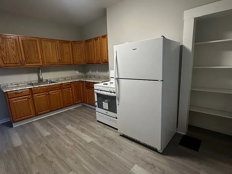 117-119 Copperfield Ave — Photo 7