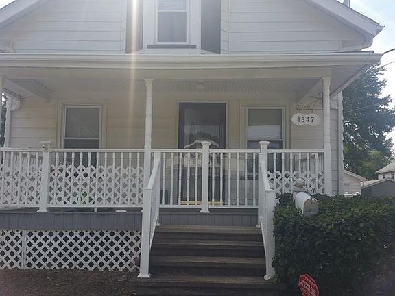 3rd image of 1847 Sheridan Ave NE