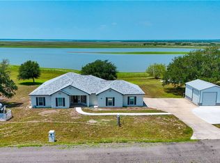 125 Hilltop Cir, Mathis, TX 78368