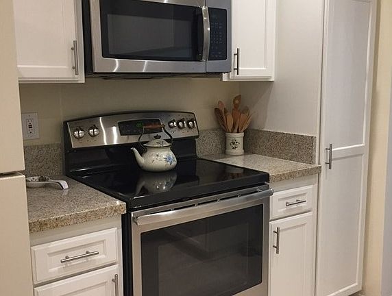 3rd image of 6001 Canterbury Dr Unit 111