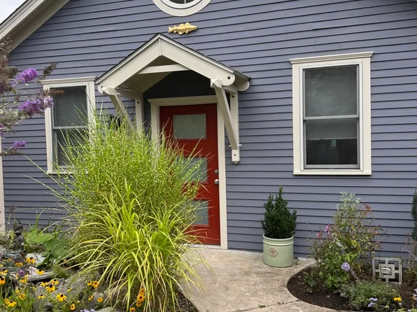 17 Spring St, Wakefield, RI 02879