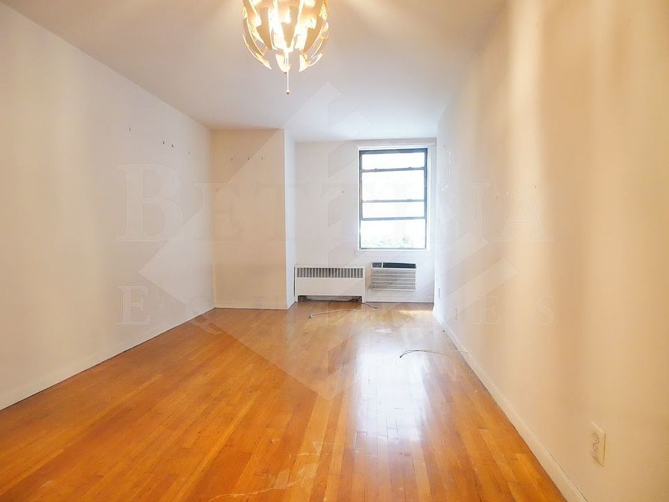 1st image of 104 E 31st St APT 1A
