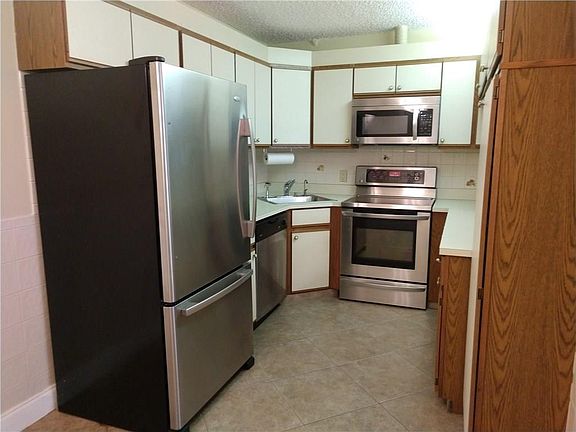 5th image of 2114 SW Silver Pine Way APT C1