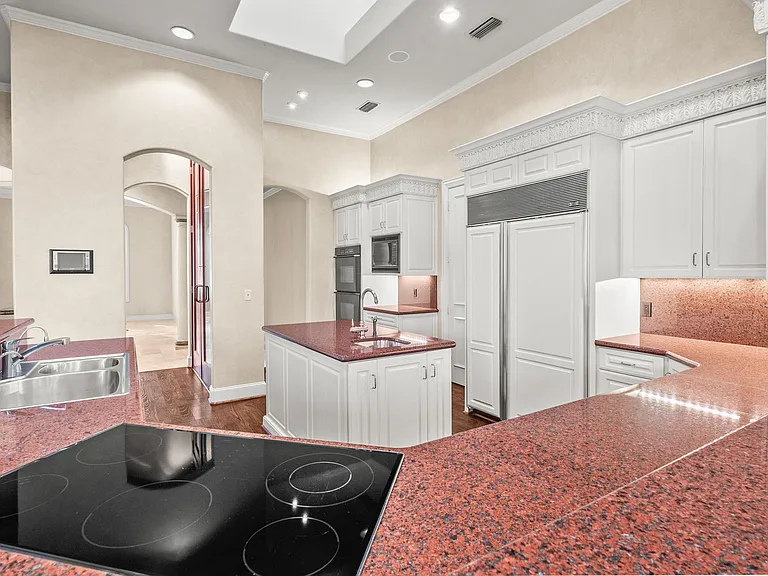 4624 Byron Cir — Photo 10