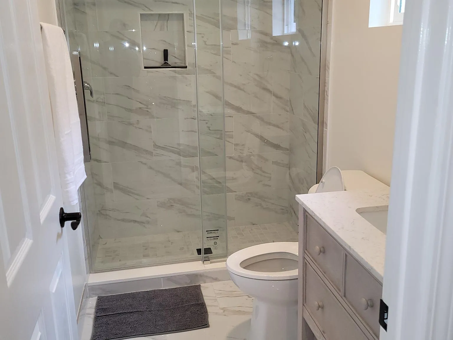 2 bed, 1200 sqft, $4,500 — Photo 3
