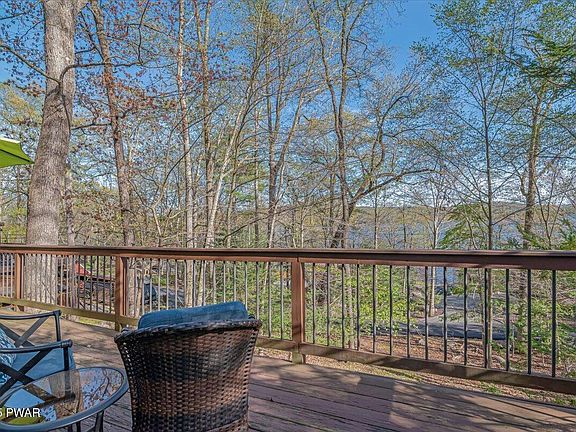 5th image of 590 Evergreen Dr