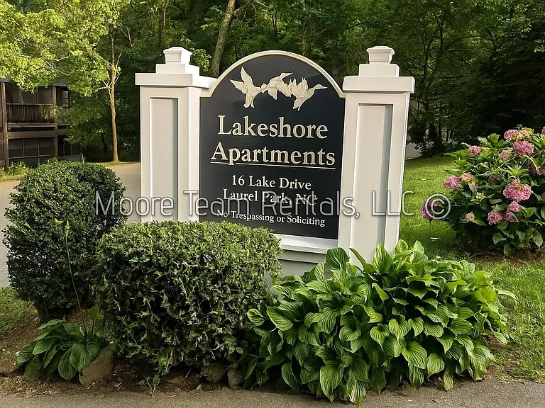 16 Lake Dr — Photo 13