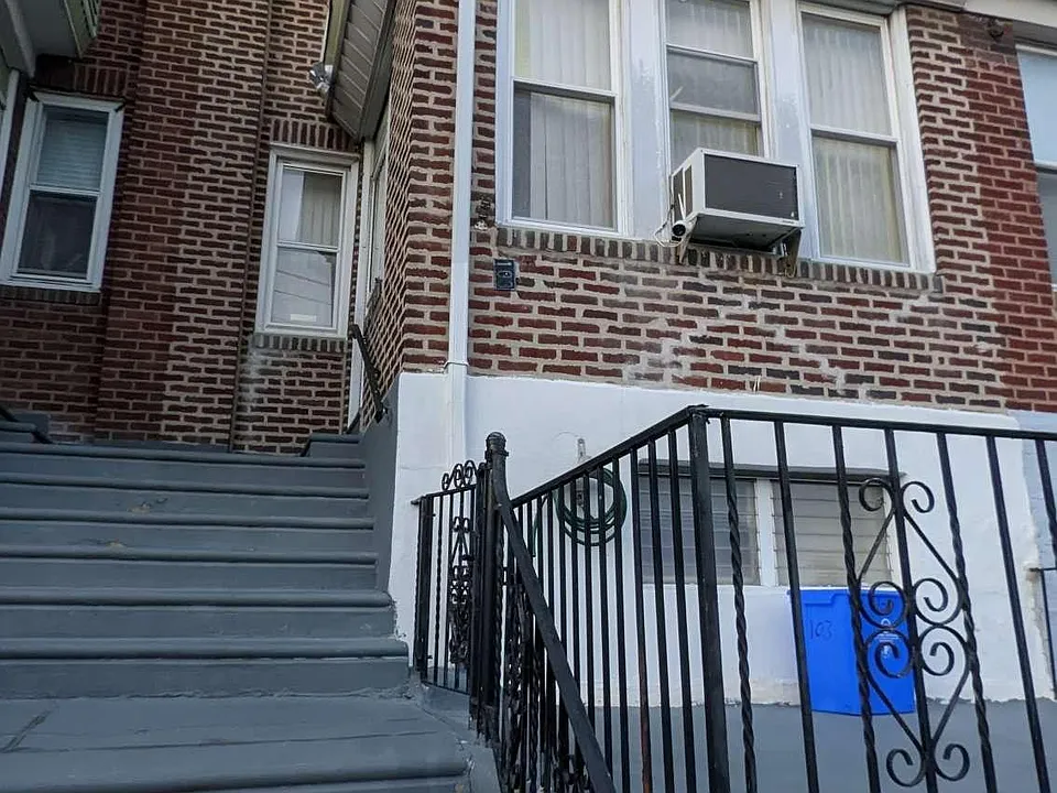 103 W Spencer St