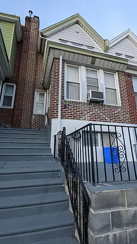 103 W Spencer St Photo 1