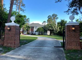 1820 Bee Pond Rd, Palm Harbor, FL 34683