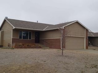 5526 S Meadowview Ct, Wichita, KS 67216