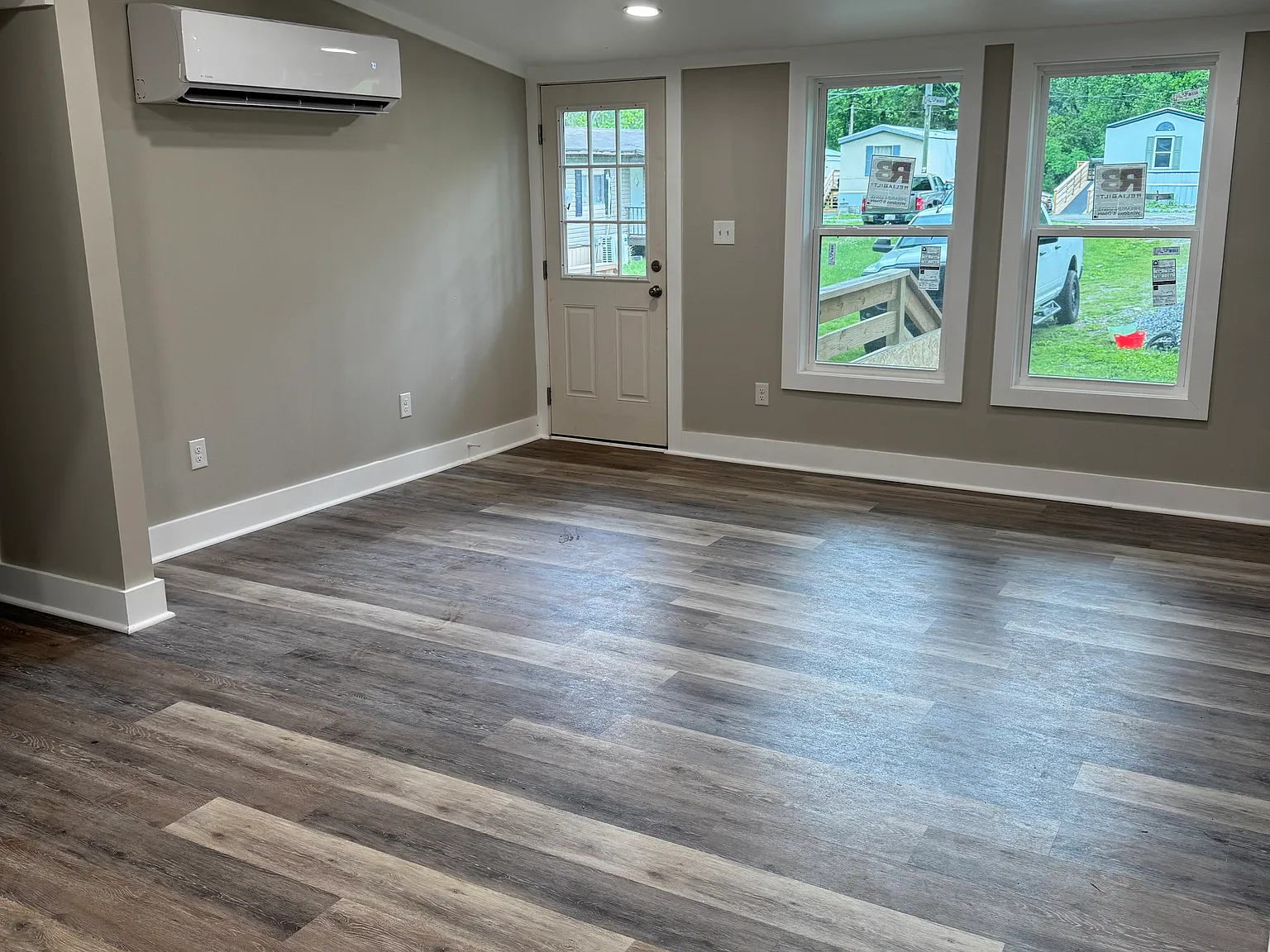 3 bed, 960 sqft, $1,600 — Photo 2