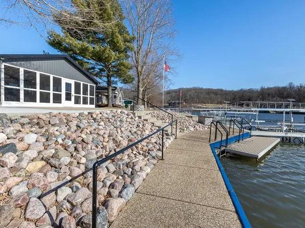 26321 212th Ave, Delhi, IA 52223