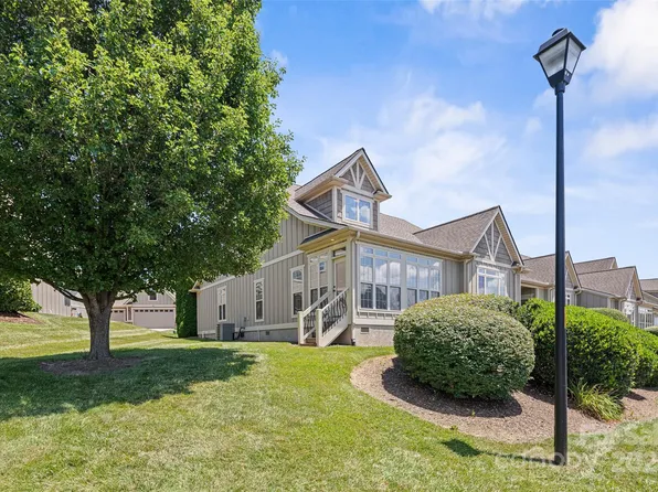 58 Burlington Ln, Fletcher, NC 28732