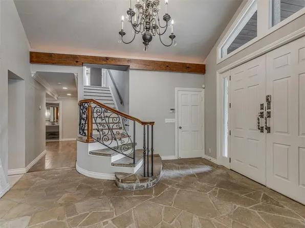 1600 Guilford Ln, Nichols Hills, OK 73120