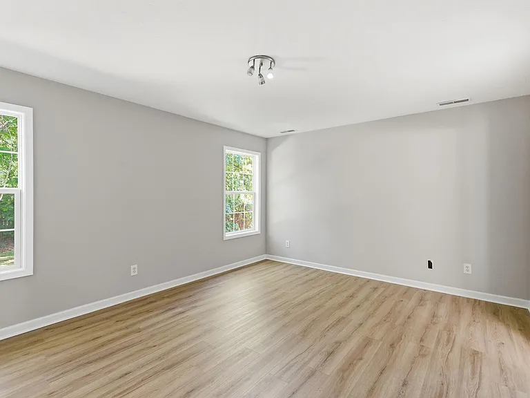 349 Clearlake Dr — Photo 14