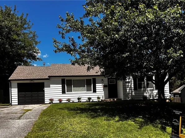 6028 Juniper Dr, Mission, KS 66205