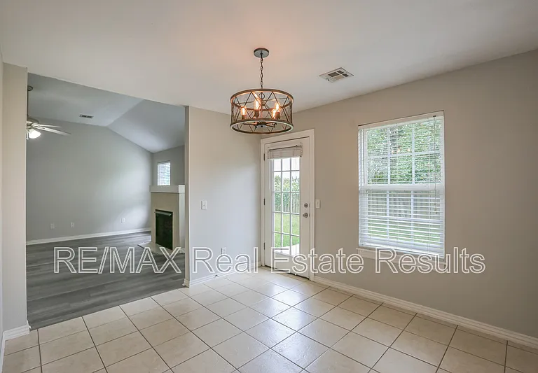 3711 SW Hansom Loop — Photo 9