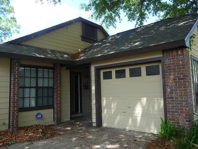 1st image of 126 Lakeside Cir