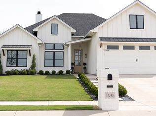 10313 Fallen Leaf Dr, Waco, TX 76712