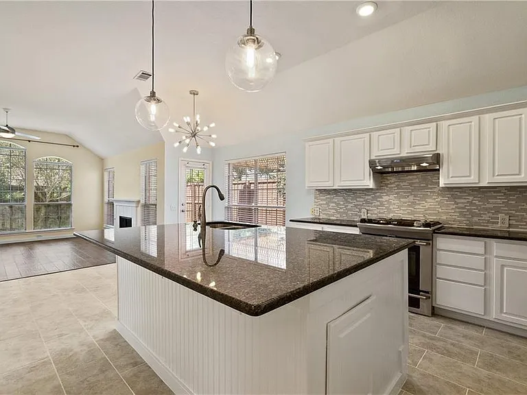 6701 Candlecreek Ln — Photo 16