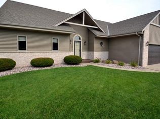 4415 S 117th St, Greenfield, WI 53228